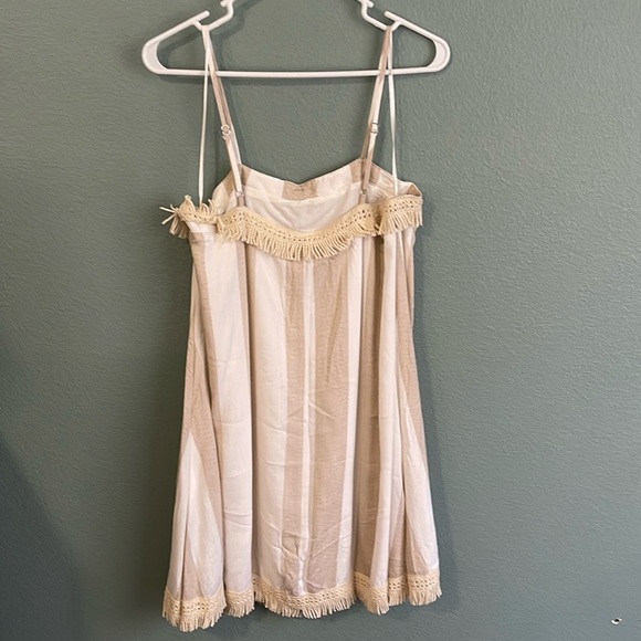 Striped Lightweight Dress - Picture 3 of 8